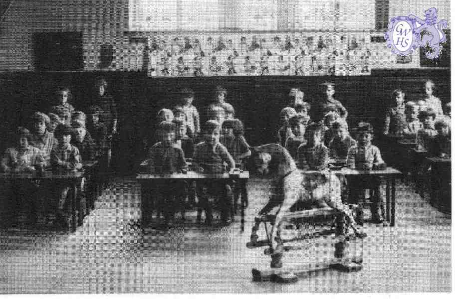 22-389 Pupils from Bell Street School Wigston Magna 1931