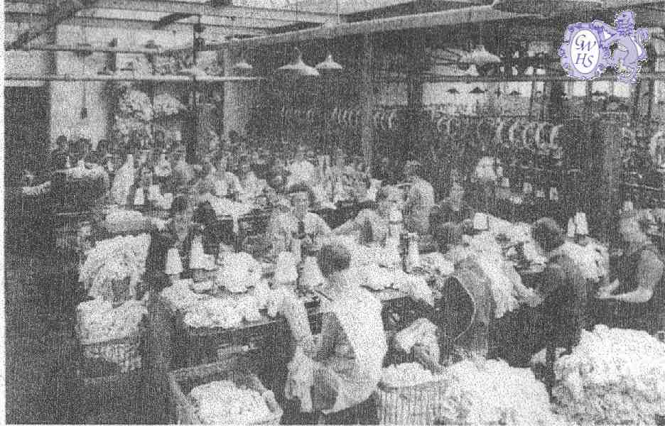 22-452 Broughton's Hosiery Factory workers Bell Stteet Wigston Magna 1928