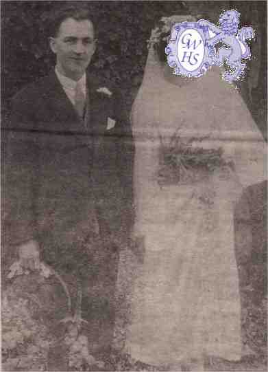 22-575 Rose and Fred Ridgewell on their wedding day