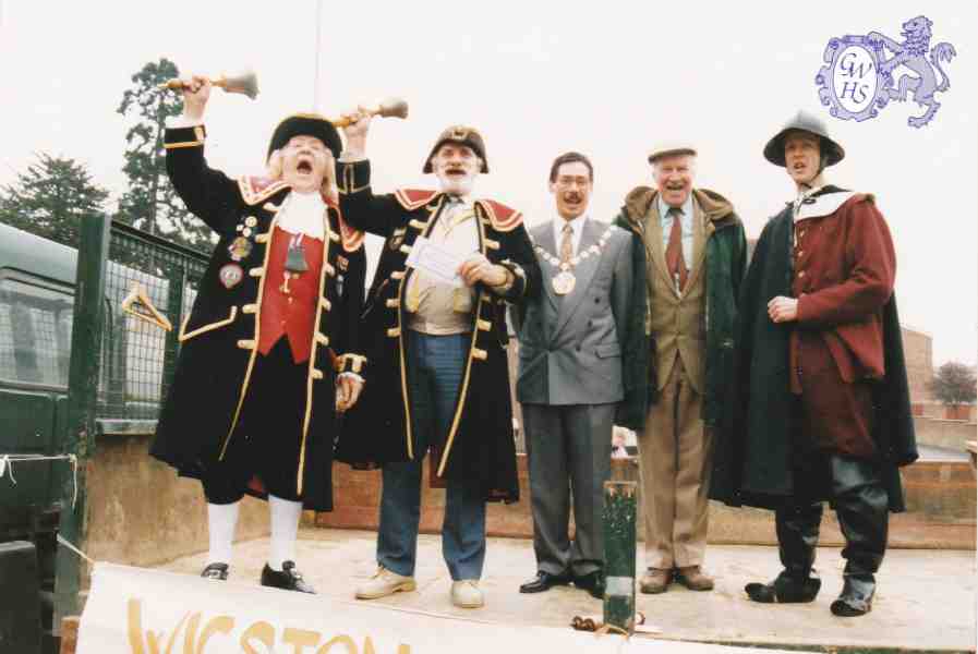 9-135 Town Crier Competition Wigston Magna 1990's