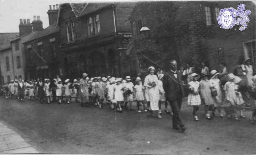 23-031 Parade in Long Street Wigston Magna circa 1920 