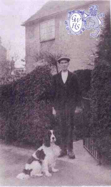 23-685 Alfred Roe outside his house in Moat Street Wigston Magna