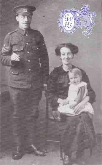 23-756 Sergeant William John Gurr with Wife Mary and baby Irene Wigston Magna c 1913