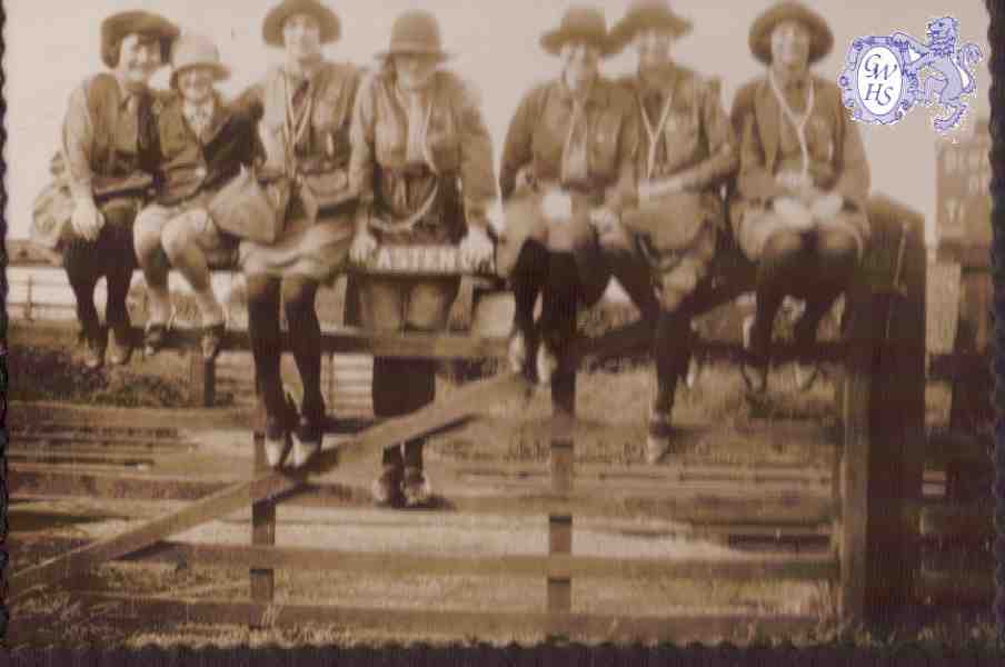 25-004 1st Wigston Guides on Cooks Lane by the railway crossing c 1921