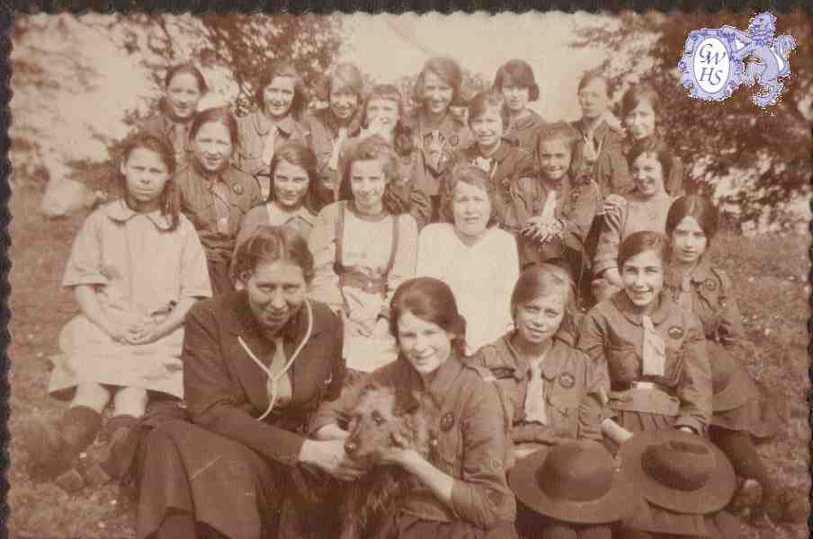 25-006 1st Wigston Guides with Captain May Garnley and her dog  Wigston Magna c 1921