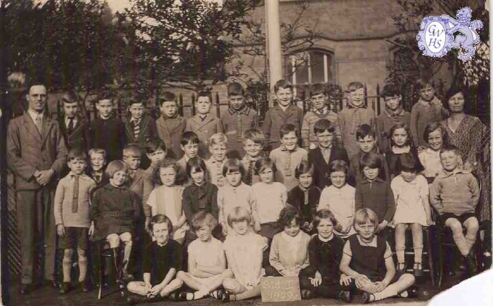 25-076 National School class in 1929 Long Street Wigston Magna 