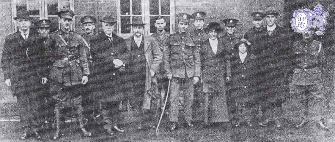 26-429 William Ewart Boulter centre, at Long Street School Wigston Magna 30 Oct 1916