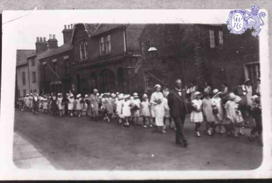 29-112 Parade from National School to All Saint's Church