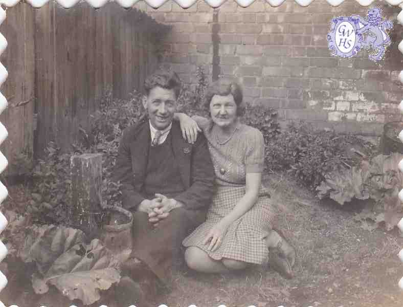 29-163 Ernie Woolley and his wife. He was the grave digger Wigston Magna
