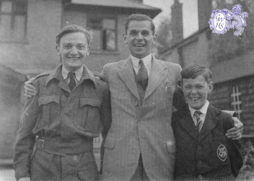 29-173 Eric George, Donald Percy and Barried Edward Forryan in Wigston c 1947