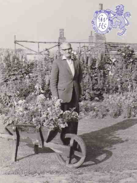 30-112 Bill Horlock at the Nurseries in Leicester Road Wigston Fields 1964