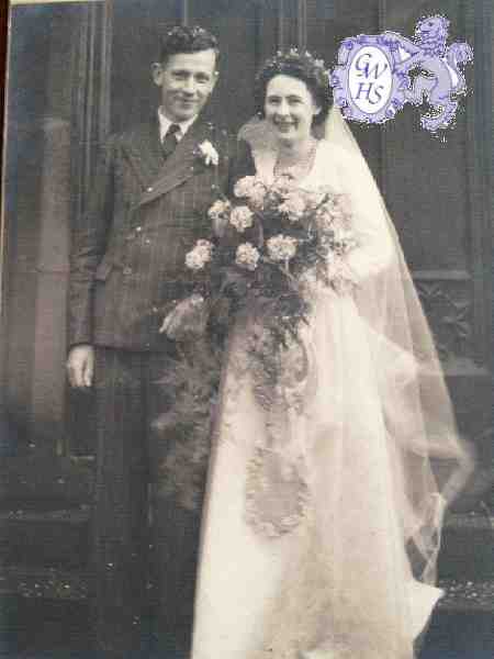 30-277 1946 Joyce & Alan  Tailby wedding