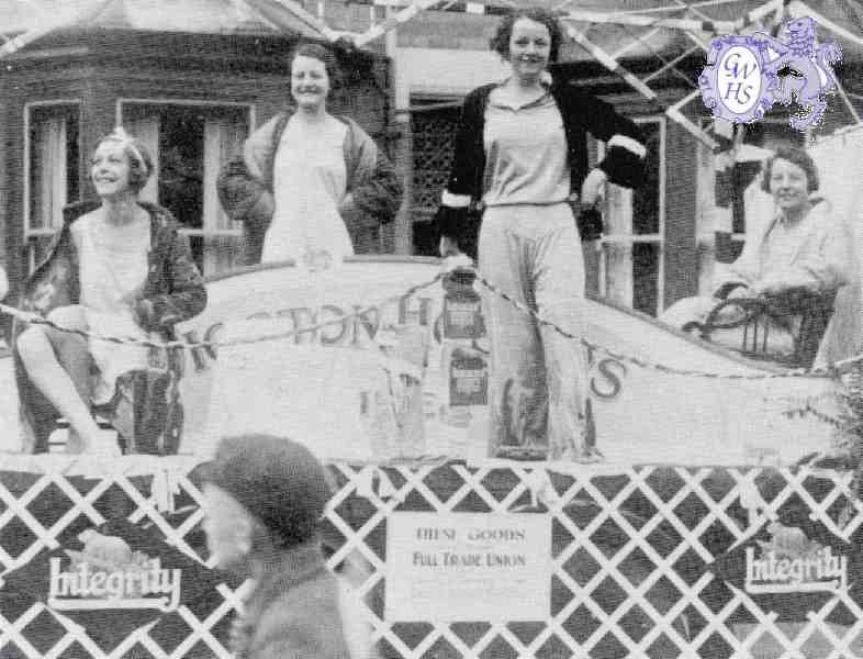 30-402 Wigston Carnival Parade - Integrity Float c 1930
