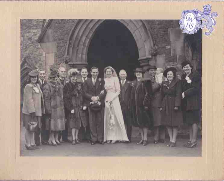 30-437 Wedding of Elsie Mason & Eric Mears 8 Jan 1944