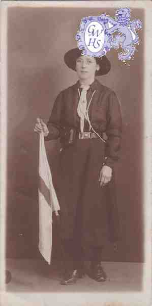 30-608 1st Wigston Guides Elizabeth Bolton with samaphore flag 