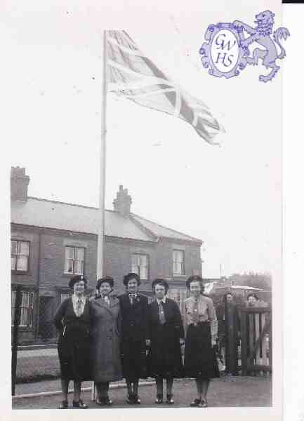 30-622 1st Wigston Guides Club Room Welford Road 1953