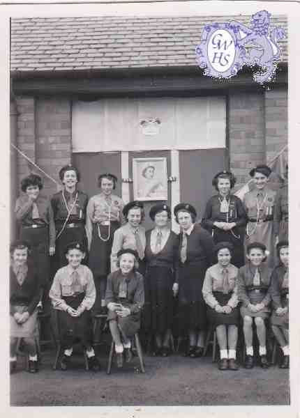 30-624 1st Wigston Guides Club Room Welford Road 1953
