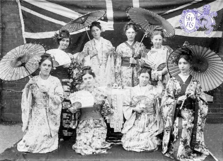 30-743 Empire day Wigston I recognise my Great Aunt Elizabeth Bolton 3rd in front row from left 1909.