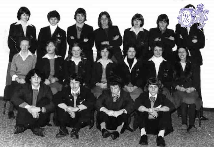 31-073 Class photos from Abington, Bushloe, Guthlaxton in 1976