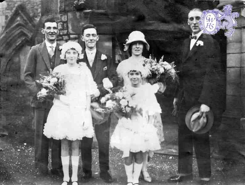 31-085 Eric Baden Bolton marrying Hilda Majorie Sykes at All Saints Church Wigston 26th December 1928