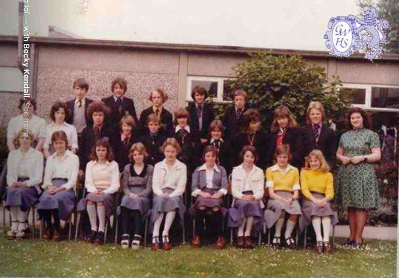 31-316 Bushloe School 1975-6 Miss Byrne form Station Road Wigston Magna