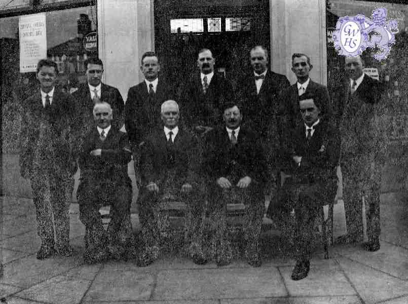 32-340 William Smart and Co-operative employees c 1920 Wigston Magna