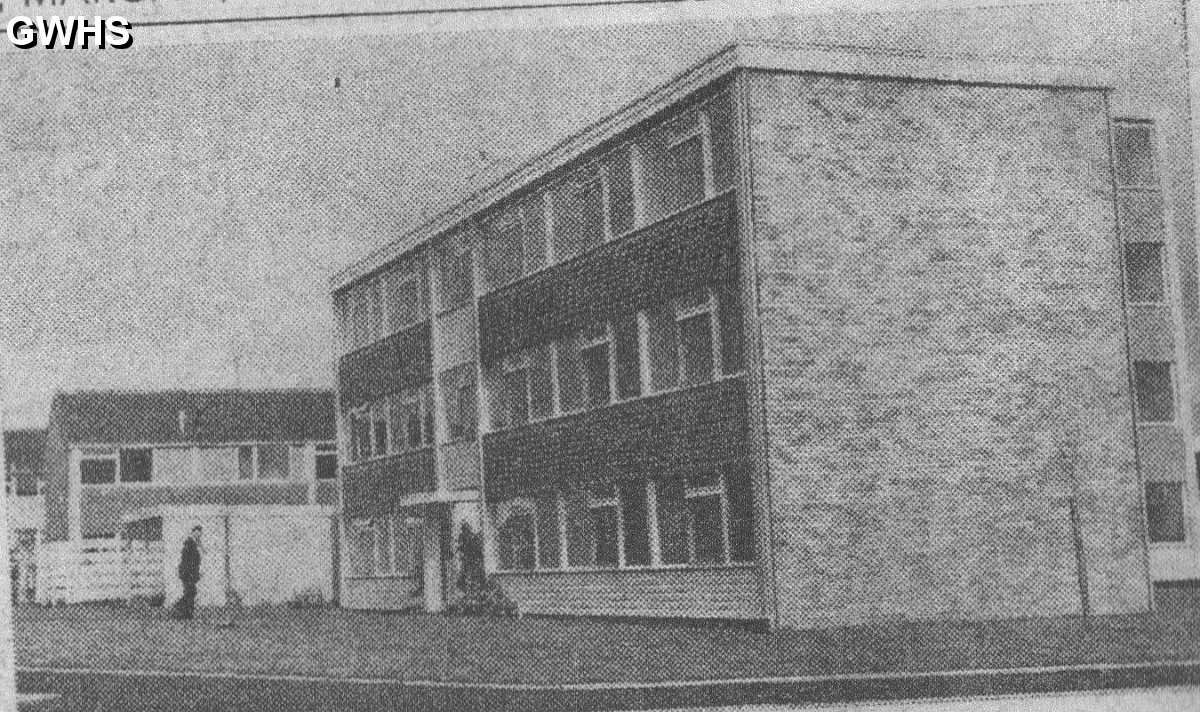 21-019 Opening of flats in South Wigston Fairfield Estate 1964