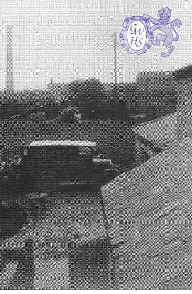 22-119 Thornton's Farm South Wigston circa 1929 and in the background the chimney of the Wigston Foundry 