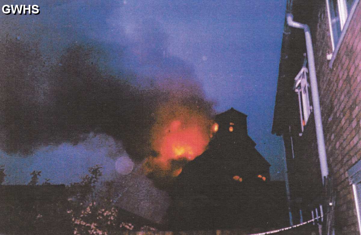 30-218a Fire at the old Retort House of the Wigston Gas Company 5th June 1985