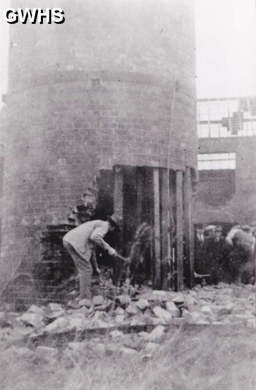 34-975 demolition of the gas works chimney Gas Lane Wigston Magna