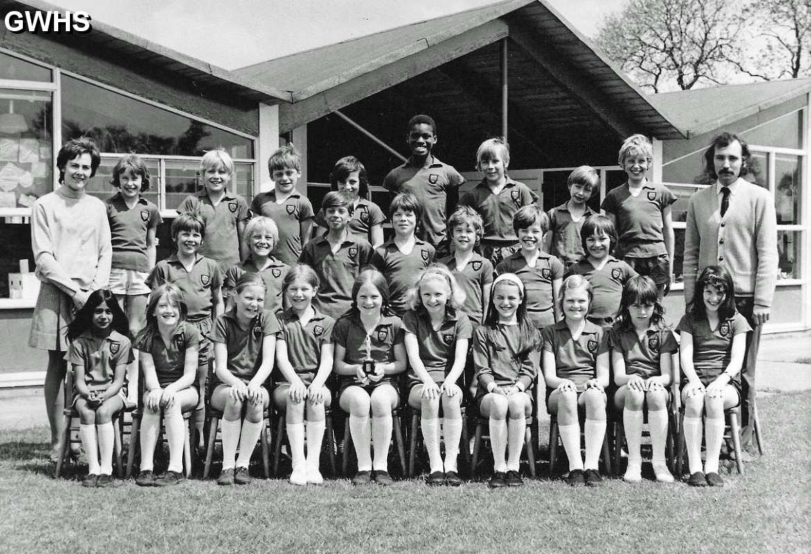 35-289 Glenmire Primery School Wigston around 1973
