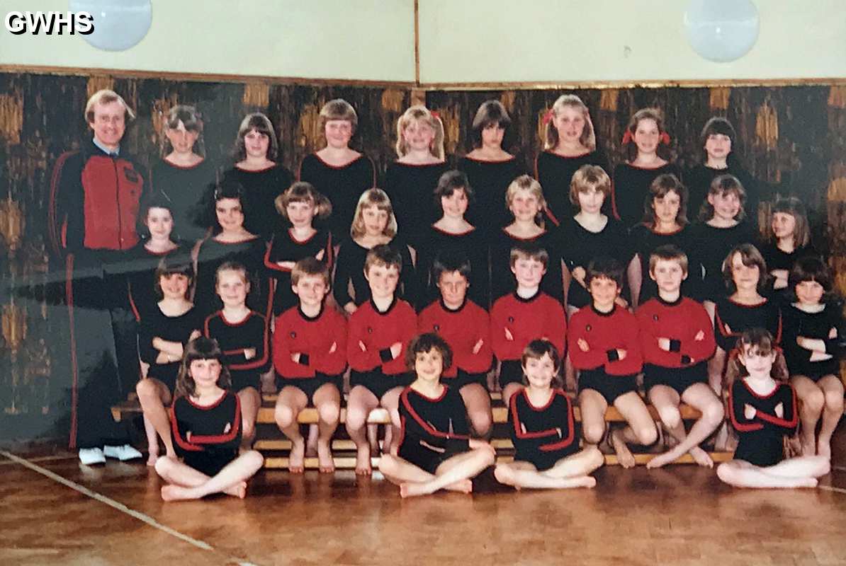 39-266 Glenmere School Gymnastics Club 1980 - 81 Wiigston Magna