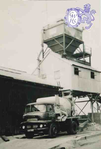 8-242 Evans Corn Mill as Lane Wigston Magna - ex Gas Works