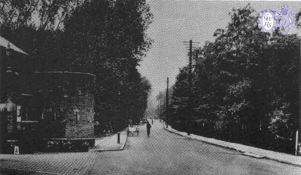 24-030 Glen Parva Barracks Gate showing Saffron Road 1937