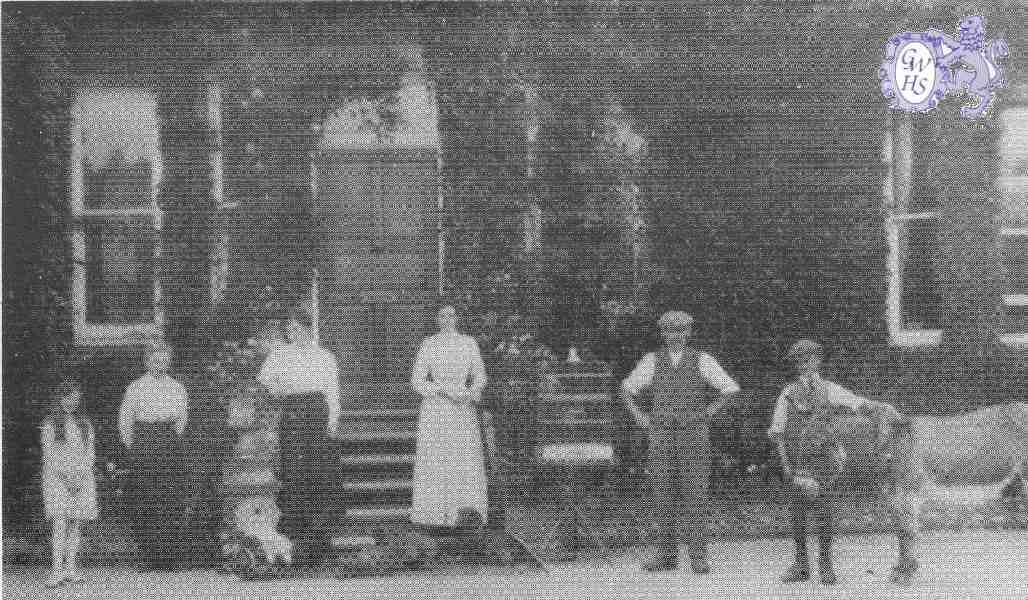 24-031 Glen Parva Grange Staff c 1920