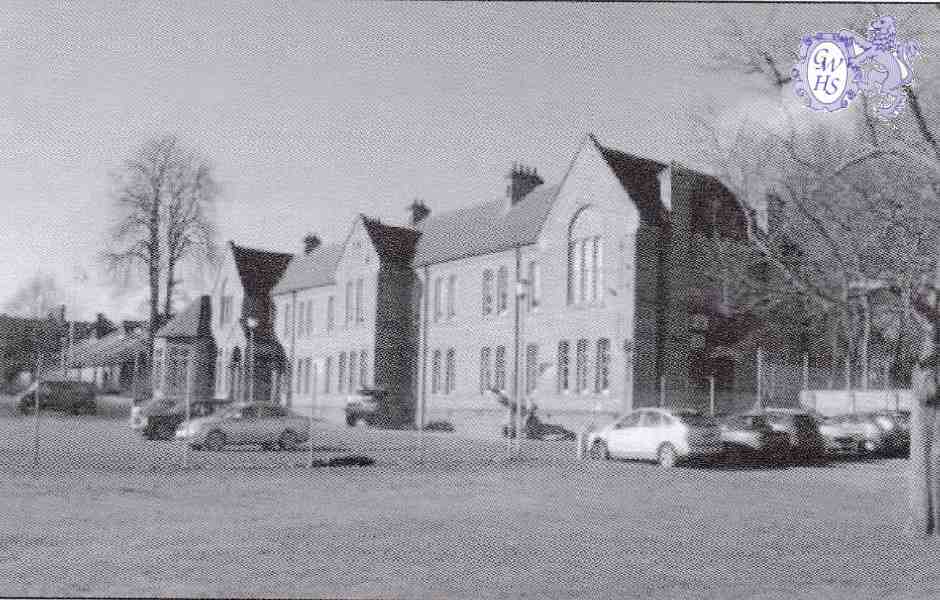 29-054 The Officers Mess Glen Parva Barracks