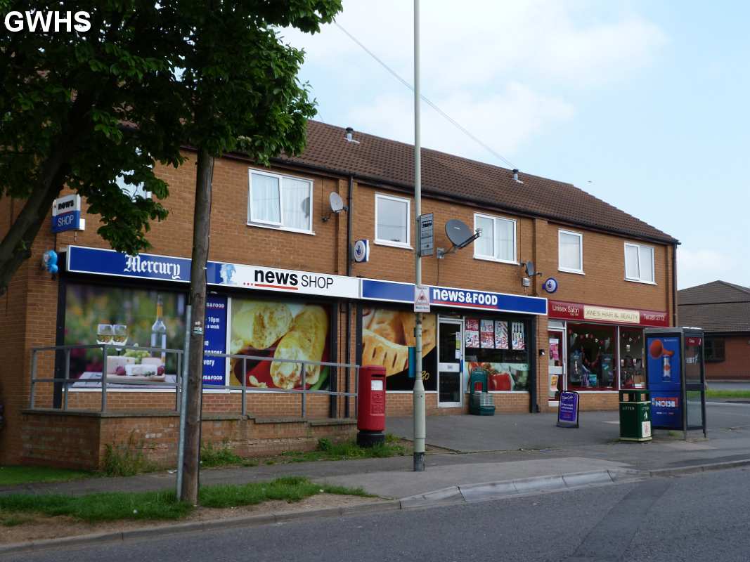 19-445 Spa Shop and Jane's Hairdressers in Kelmarsh Avenue Wigston Magna May 2012