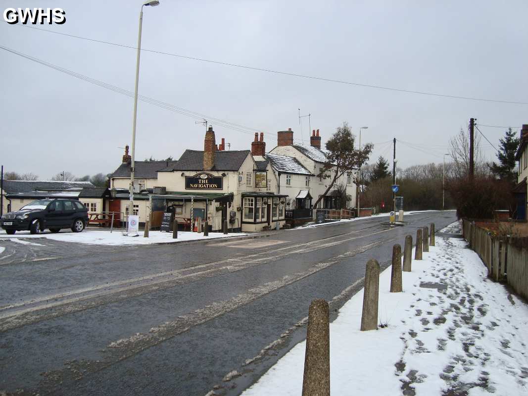 14-089 The Navigation Kilby Bridge Feb 2010