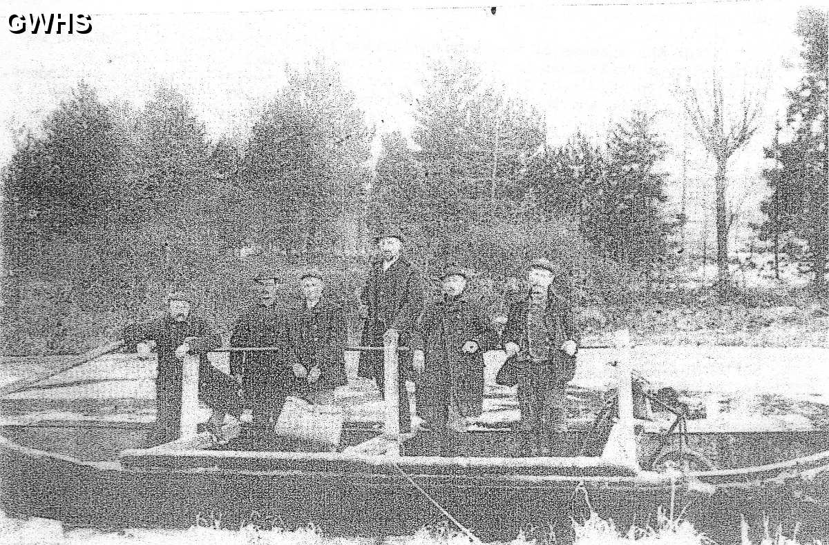 15-008 Canal Conpany's Ice Breaker stationed at Kilby Bridge