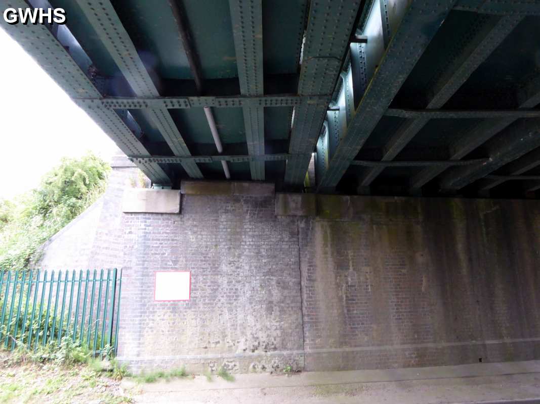 29-043 Railway Bridge at Kilby Bridge June 2015