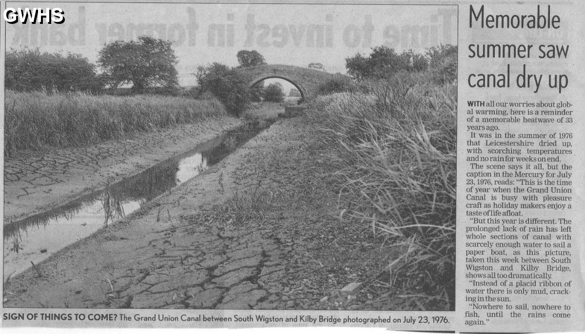 29-598 Grand Union Canal Wigston Leicester dried up in summer 1976
