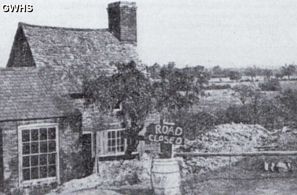 32-449 South Slade cottage at Kilby Bridge circa 1910