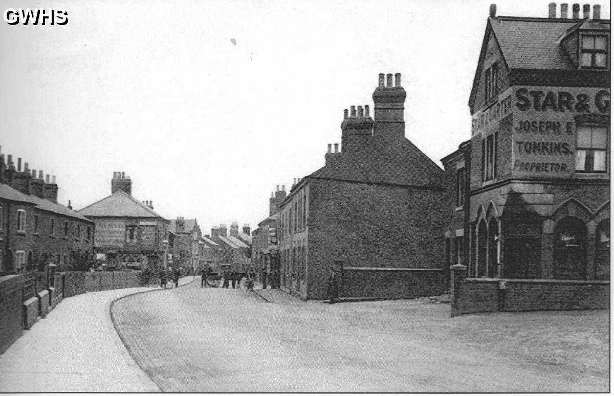 22-502 Leicester Road with Star & Garter on the right Wigston Magna 1914
