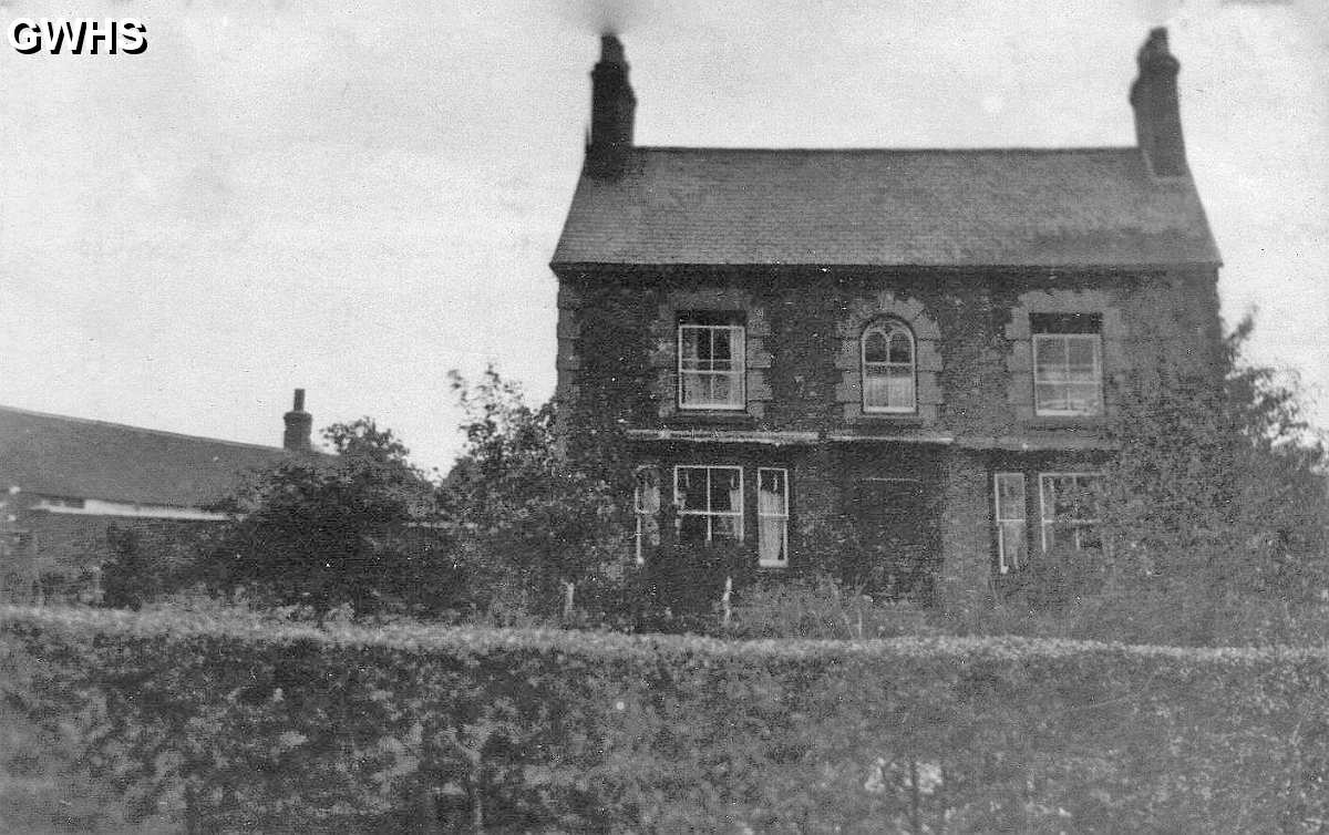 23-039 Crompton Cottage Leicester Road Wigston Magna home of William Horlock c 1930 