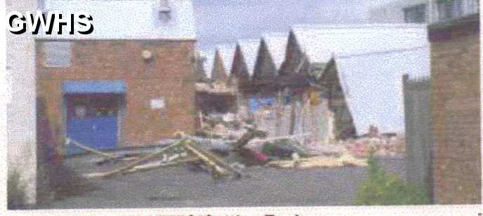 23-769 Cromwell Tools Factory in Wigston Magna being demolished in 2004 03