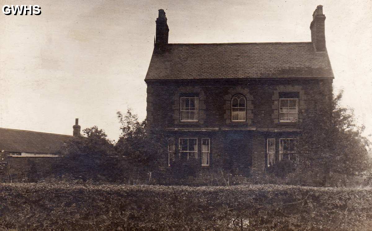 30-086 Compton Cottage at Horlock Nurseries Leicester Road Wigston Fields 1930's