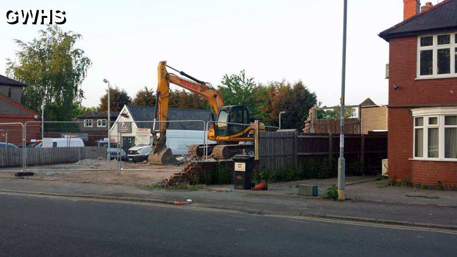 32-127 Demolition of the art deco house on Leicester Road Wigston Magna