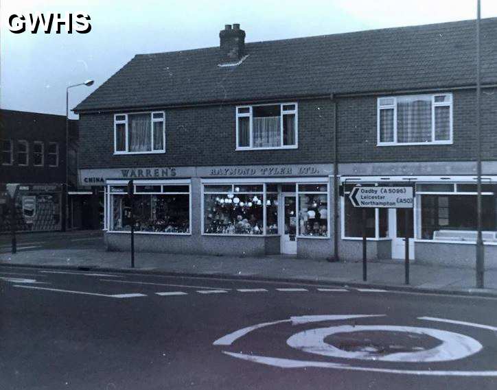 32-333 Warrens shop on corner of Leicester Raod and Frederick Street Wigston Magna c 1980