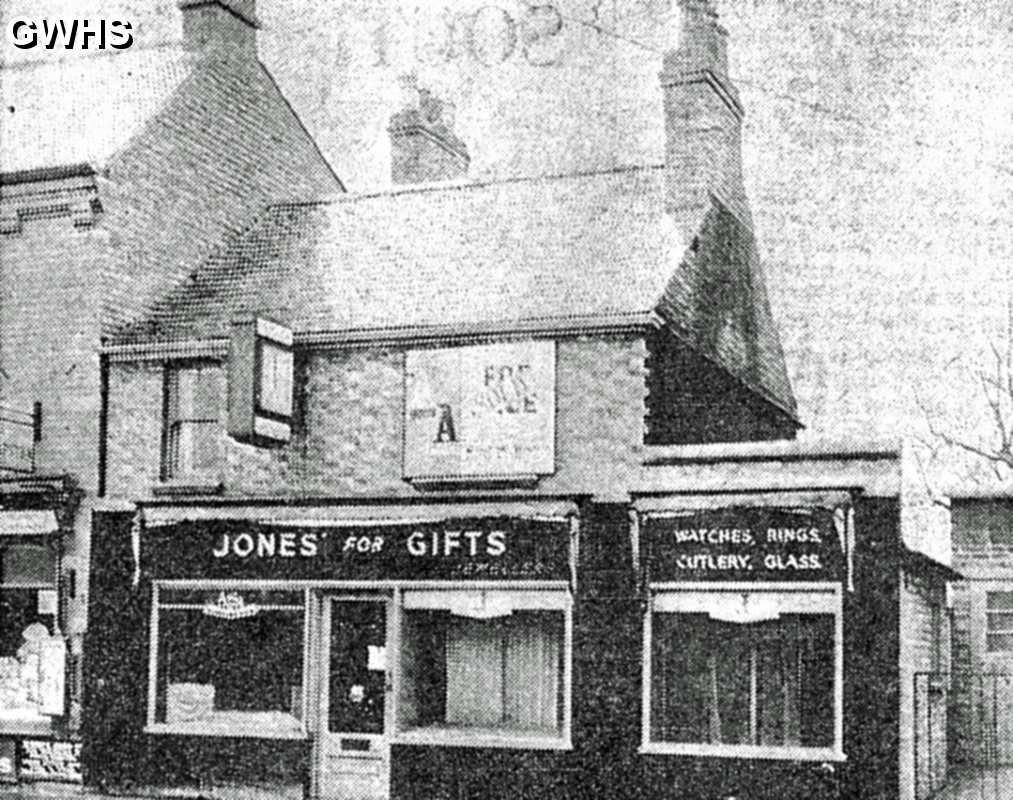 32-465 Jones for Gifts shop in Leicester Road Wigston Magna sold for development