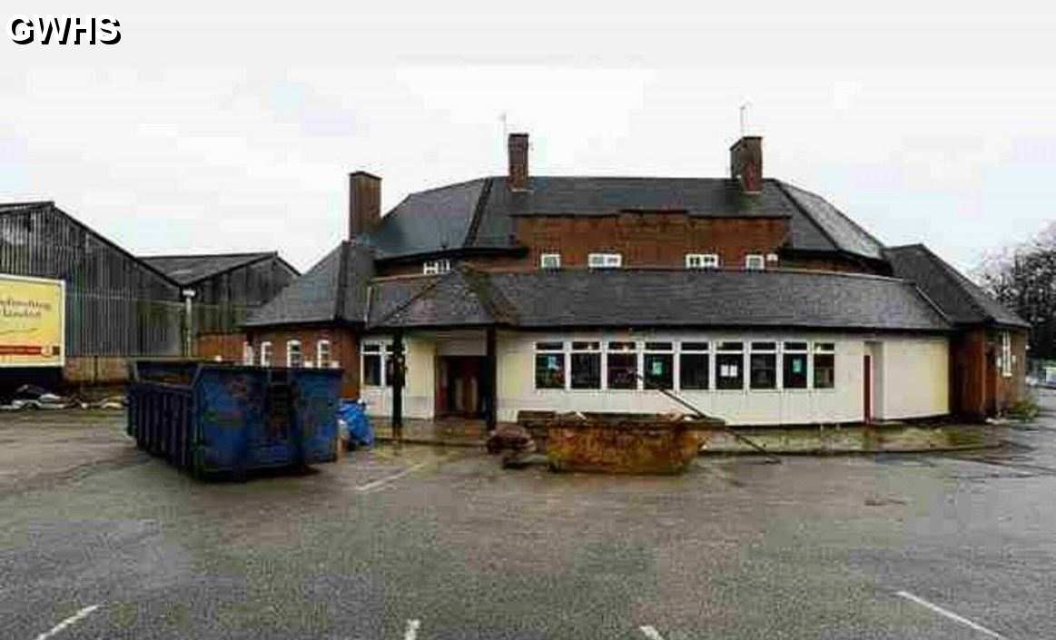 35-257 Royal Oak Pub Leicester Road Wigston Magna during work to change it to a Sainsbury store